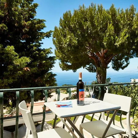 Casa Alessandra By Napoliapartments Lägenhet